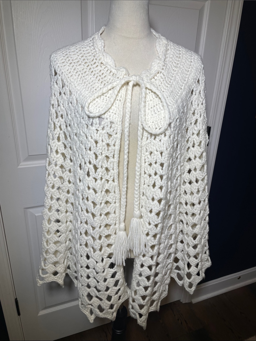 Vintage 1970s Handmade White Crochet Capelet Poncho, Boho Tassel Shawl Wrap
